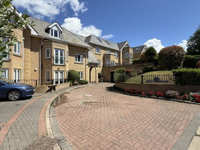 3 bedroom flat to rent