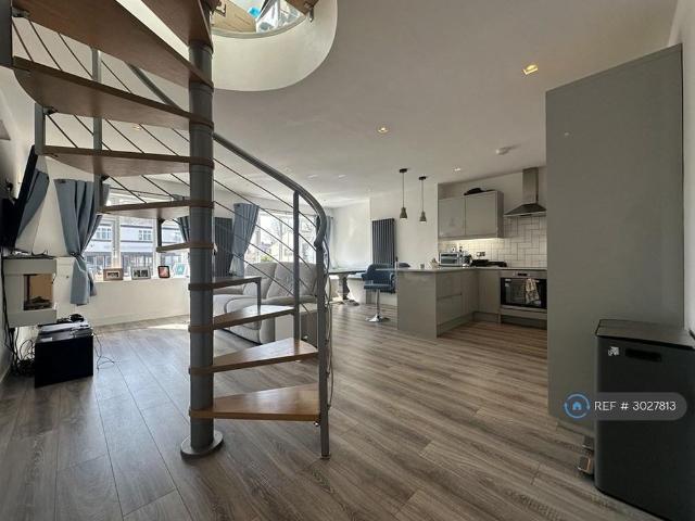 3 bedroom flat to rent