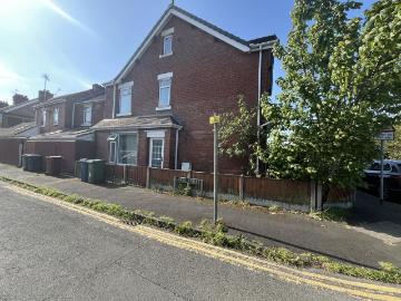 3 bedroom flat to rent