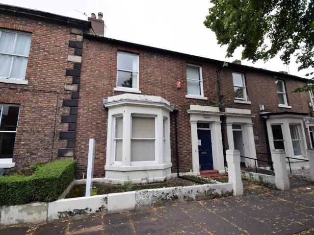 3 bedroom flat to rent
