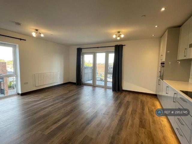 3 bedroom flat to rent