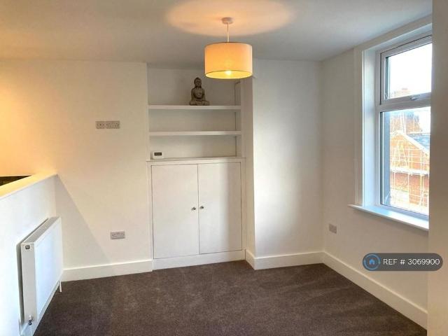 3 bedroom flat to rent