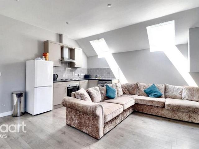 3 bedroom flat to rent