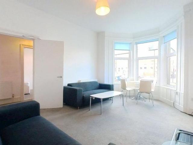 3 bedroom flat to rent
