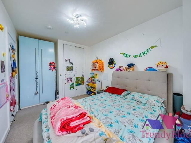 3 bedroom flat to rent