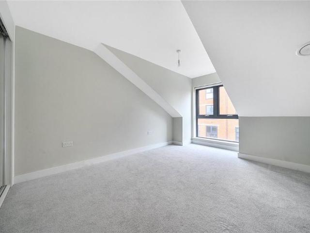 3 bedroom flat to rent