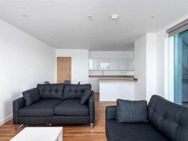 3 bedroom flat to rent