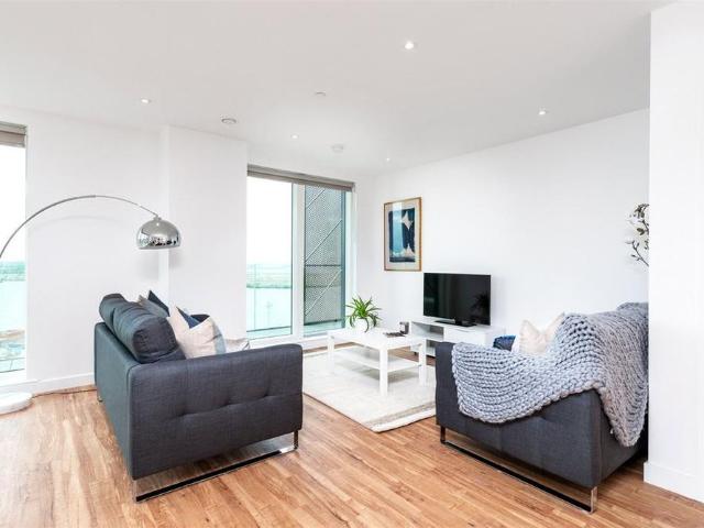 3 bedroom flat to rent