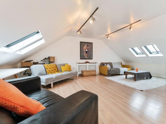 3 bedroom flat to rent