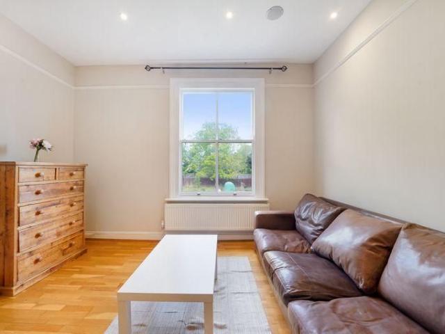 3 bedroom flat to rent