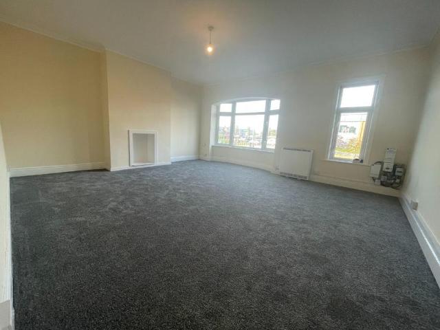 3 bedroom flat to rent