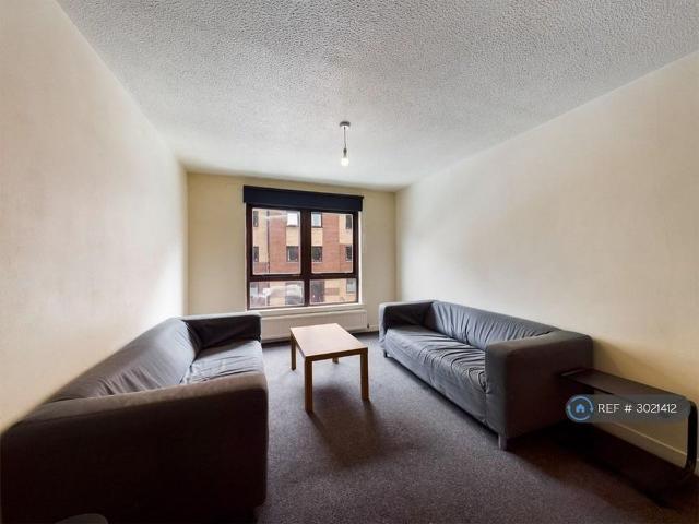 3 bedroom flat to rent