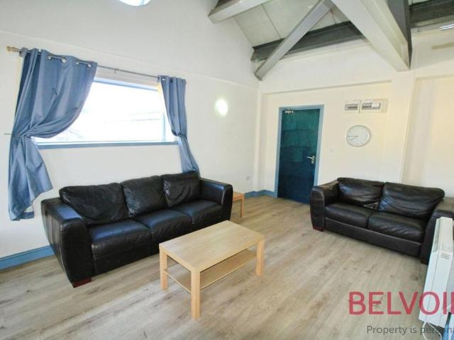 3 bedroom flat to rent