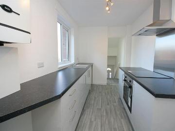 3 bedroom flat to rent