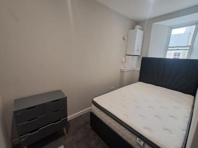 3 bedroom flat to rent