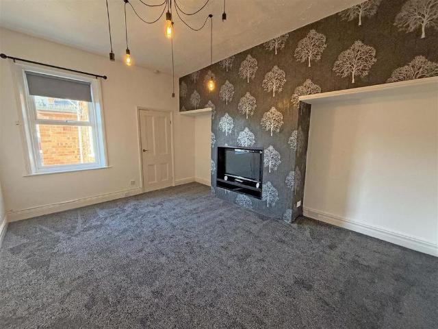 3 bedroom flat to rent