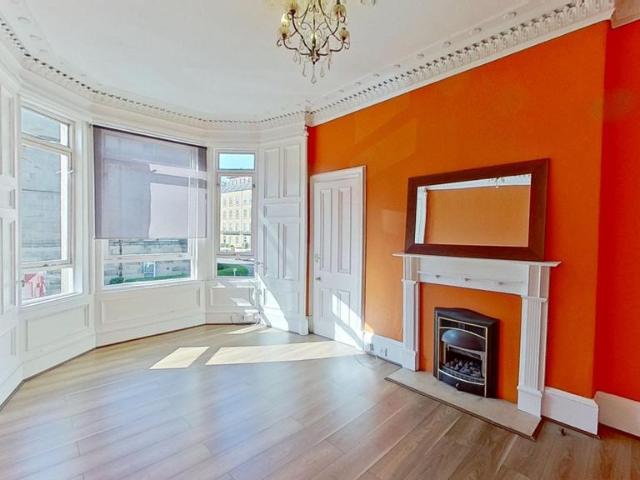 3 bedroom flat to rent