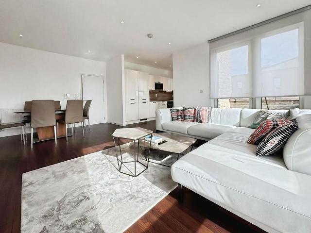3 bedroom flat to rent
