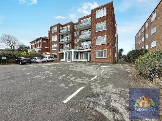 3 bedroom flat to rent