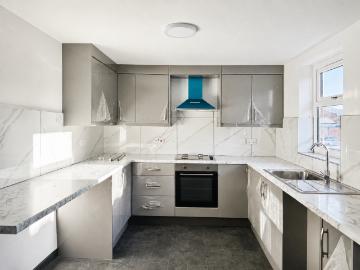 3 bedroom flat to rent