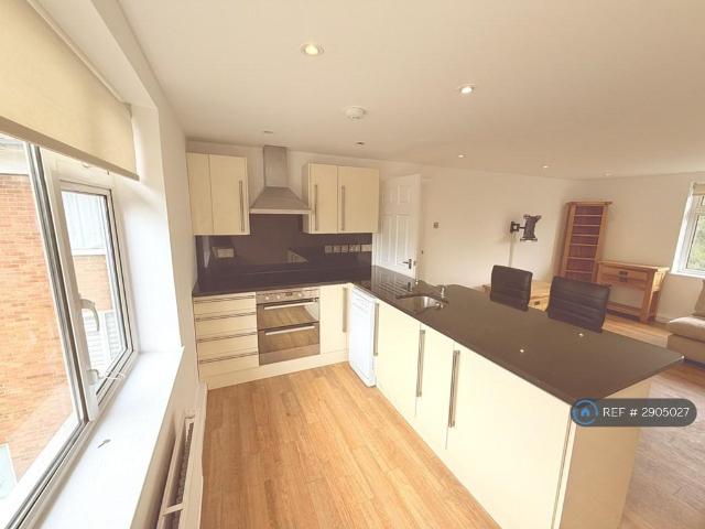 3 bedroom flat to rent