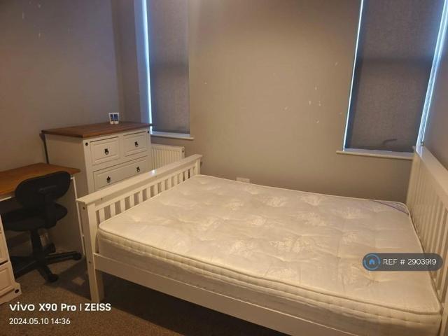 3 bedroom flat to rent