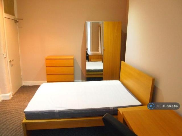 3 bedroom flat to rent
