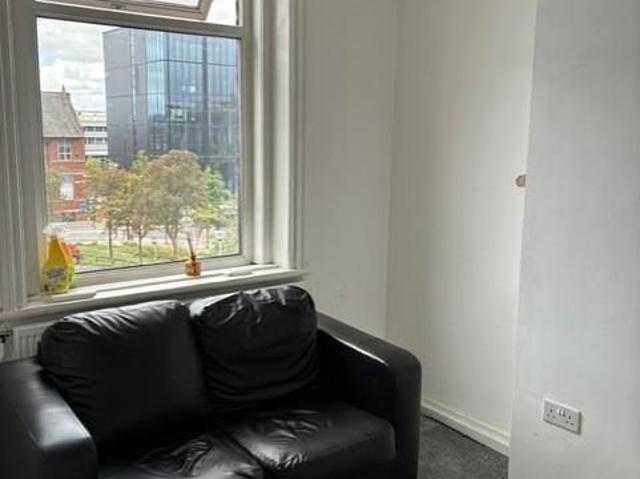 3 bedroom flat to rent