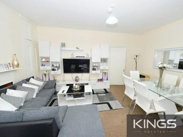 3 bedroom flat to rent