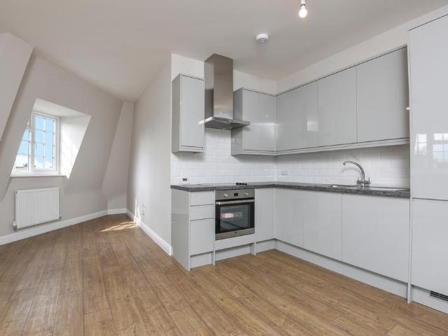 3 bedroom flat to rent