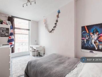 3 bedroom flat to rent