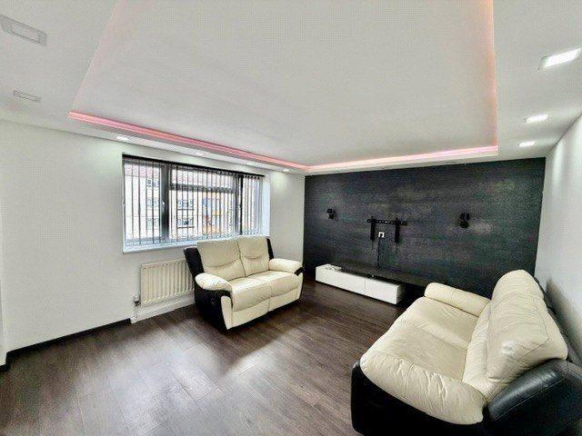 3 bedroom flat to rent