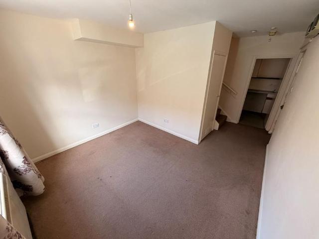 3 bedroom flat to rent