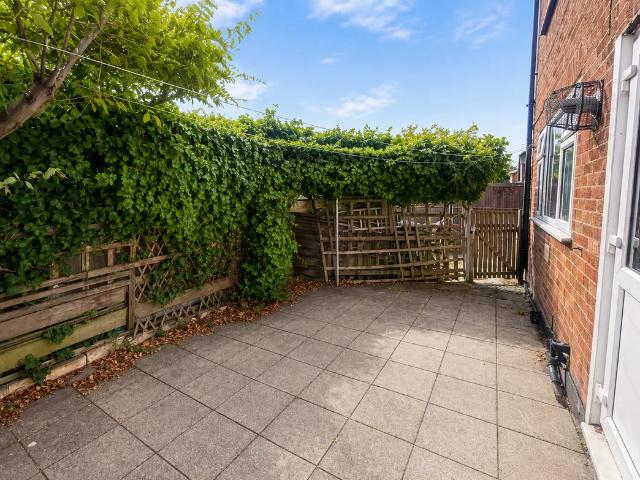 3 bedroom flat to rent