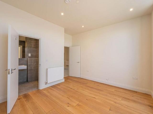 3 bedroom flat to rent