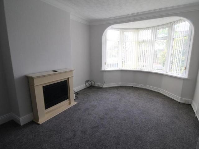 3 bedroom flat to rent