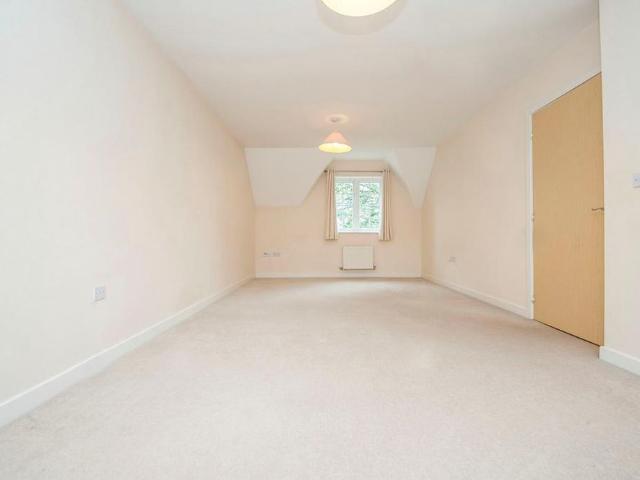 3 bedroom flat to rent
