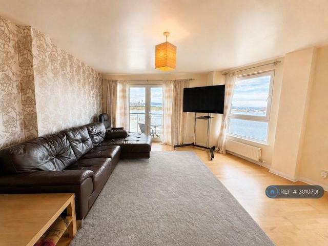 3 bedroom flat to rent