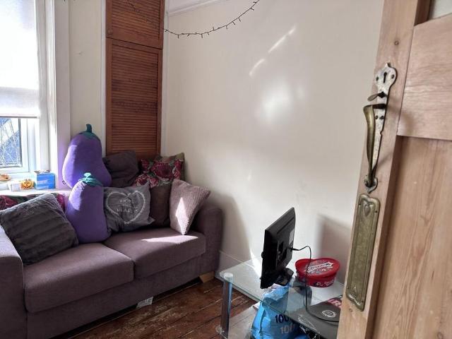 3 bedroom flat to rent