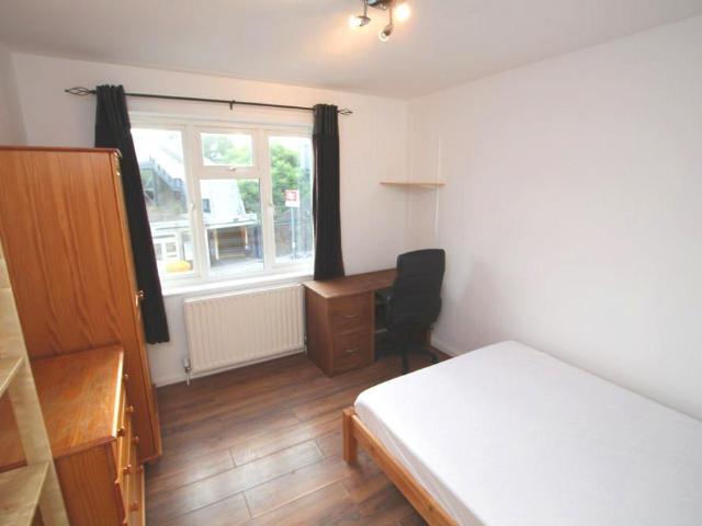 3 bedroom flat to rent