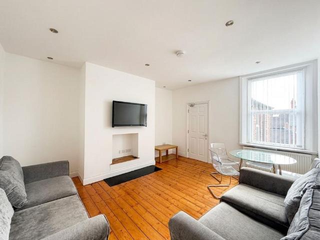 3 bedroom flat to rent