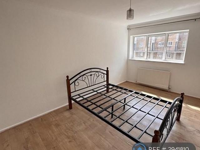 3 bedroom flat to rent