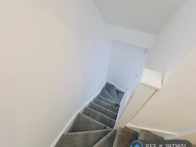 3 bedroom flat to rent