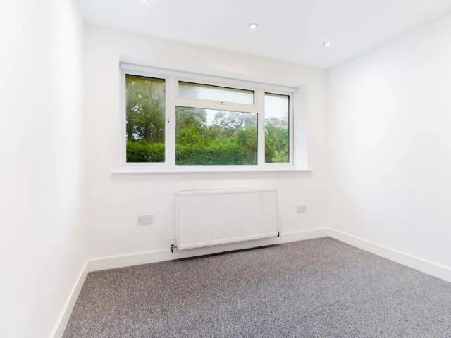 3 bedroom flat to rent