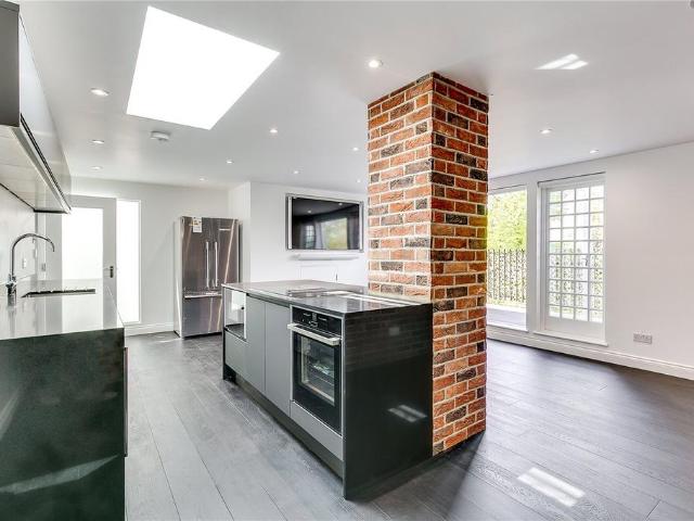 3 bedroom flat to rent