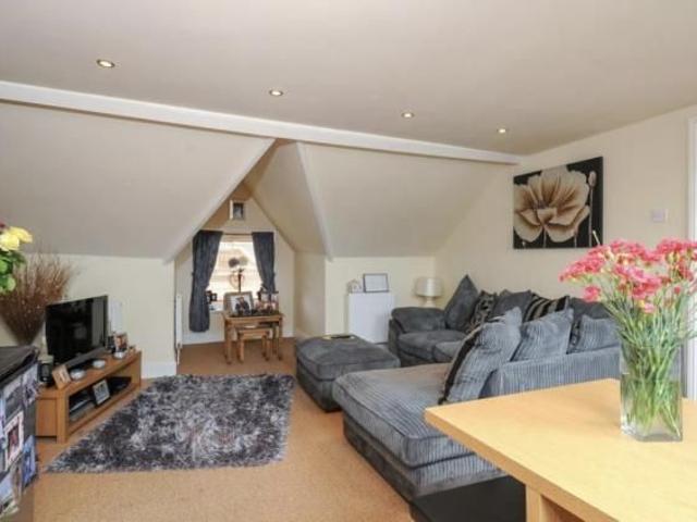 3 bedroom flat to rent