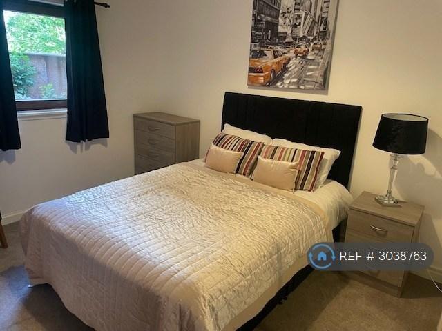 3 bedroom flat to rent