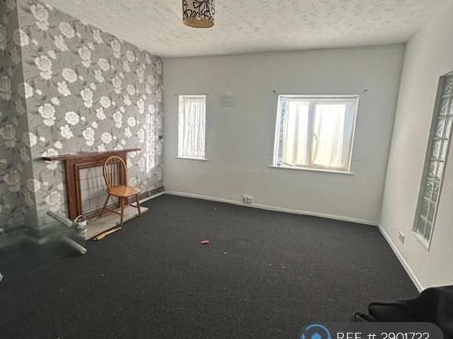 3 bedroom flat to rent