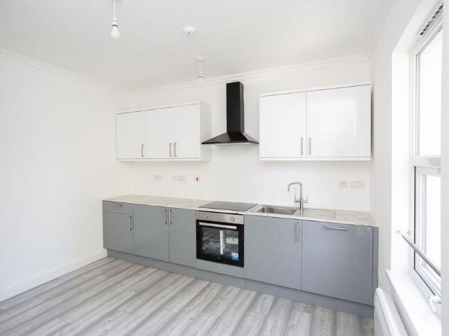3 bedroom flat to rent