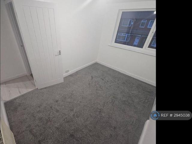 3 bedroom flat to rent